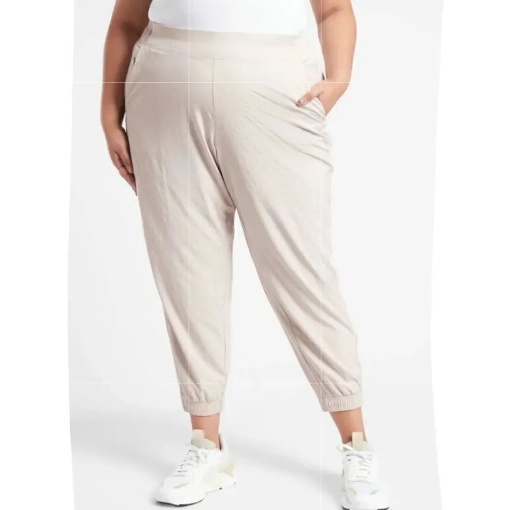 Athleta Brooklyn Texture Animal Print Jogger New